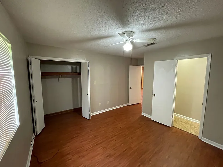 107 Country Ln — Photo 9