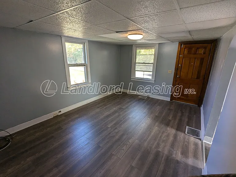 352 Broadway St — Photo 3