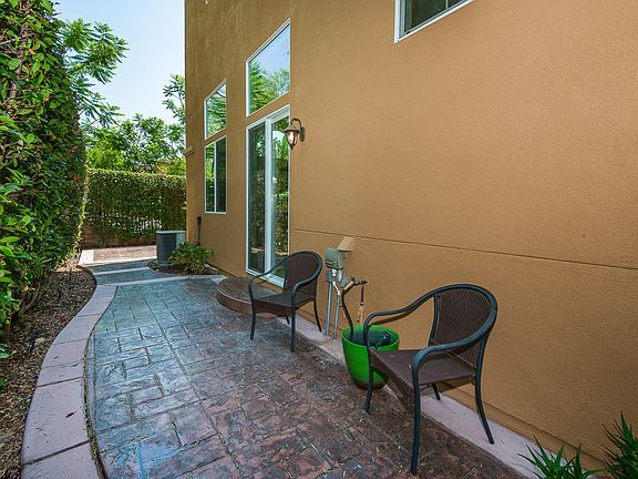 3rd image of 2936 Villas Way