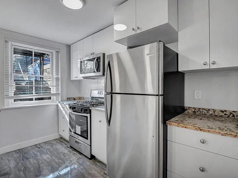 44 Trumbull St — Photo 3