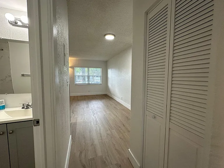 3616-3660 NE 11th Ave — Photo 12
