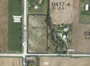 N6893 County Rd W, New London, WI 54961