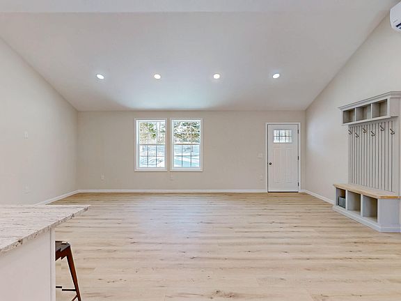 5th image of 515 Hummingbird Ct