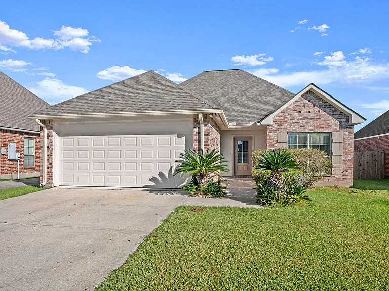 40344 Crestridge Dr — Photo 1