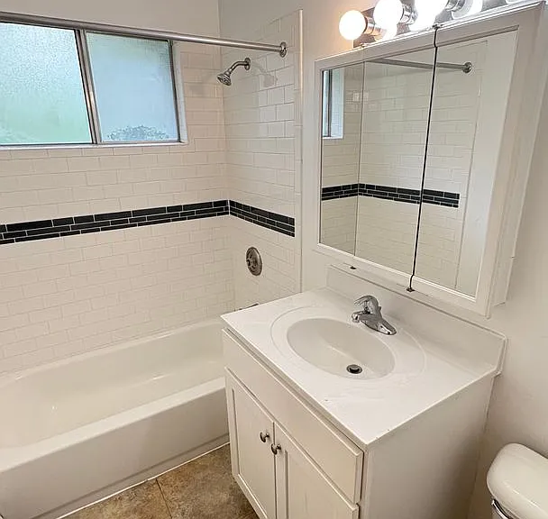 12845 Hoyne Ave — Photo 8