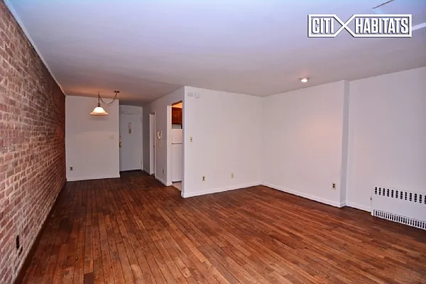Rented by Citi Habitats | media 11