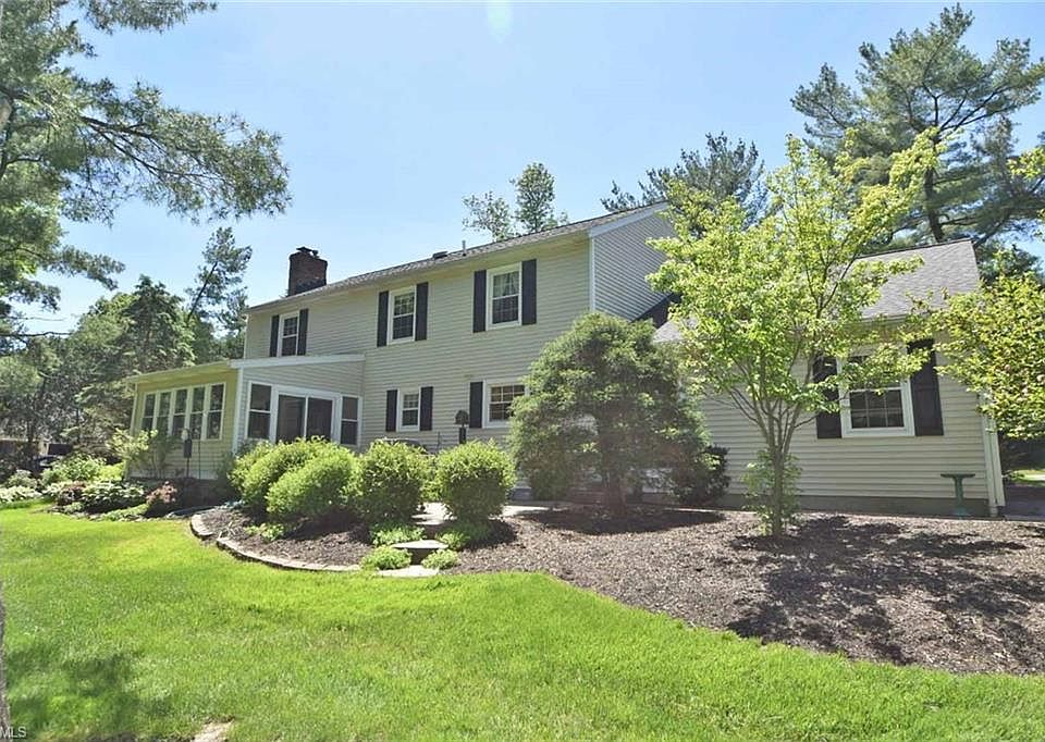 2nd image of 7665 Lexington Dr