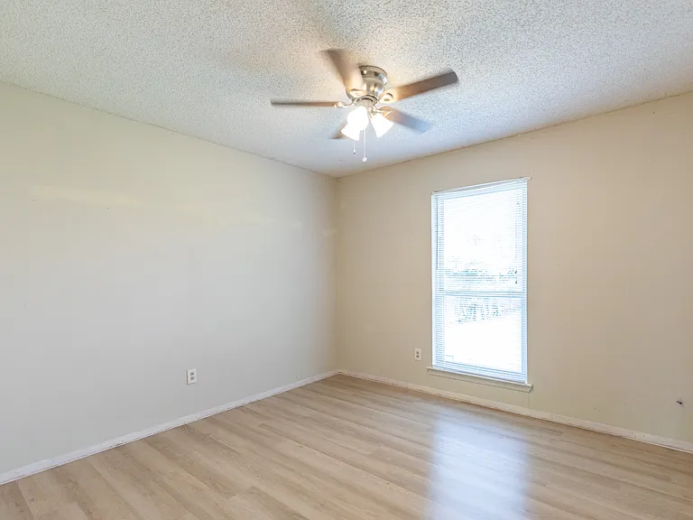 1733 Chucker Ct — Photo 13