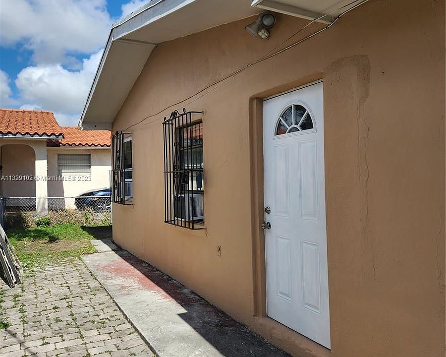 1st image of 500 NW 43rd Ct #500