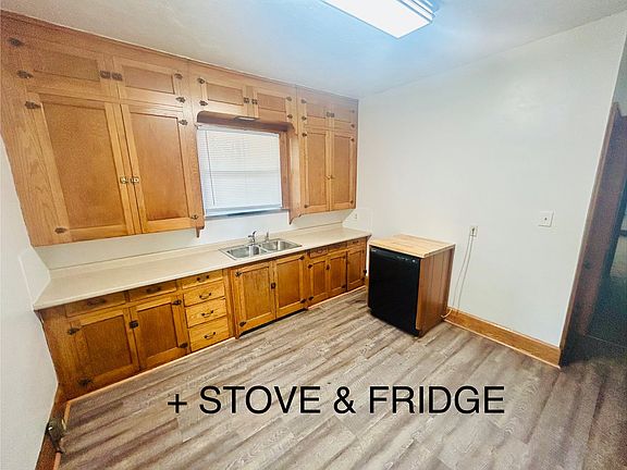 2nd image of 524 E Maple St APT 1