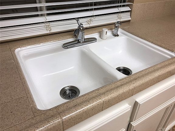 5th image of 37105 Zinnia St