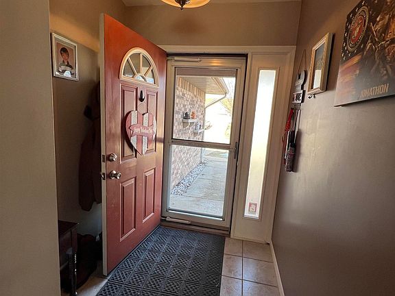 3rd image of 237 Cromwell Ct