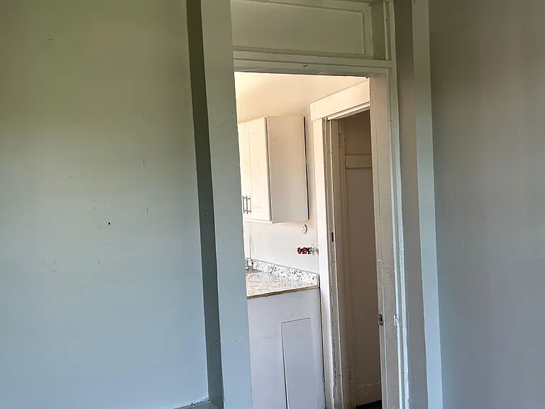 18 S Whitney St #2N — Photo 7