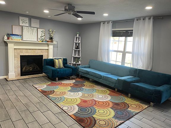 5th image of 906 Vanderbilt Dr