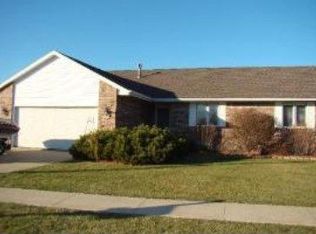 7 Old Farm South Ct, Bradley, IL 60915