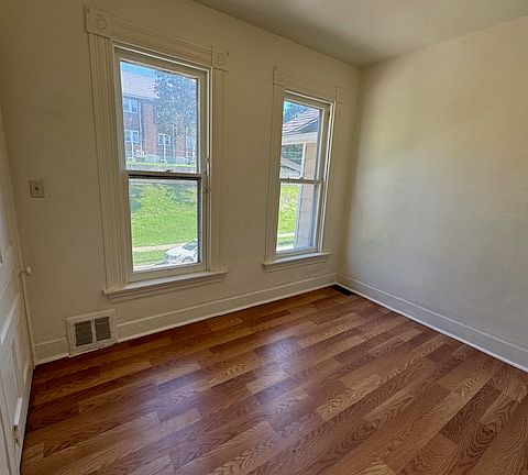 4th image of 316 Harrison Ave #316