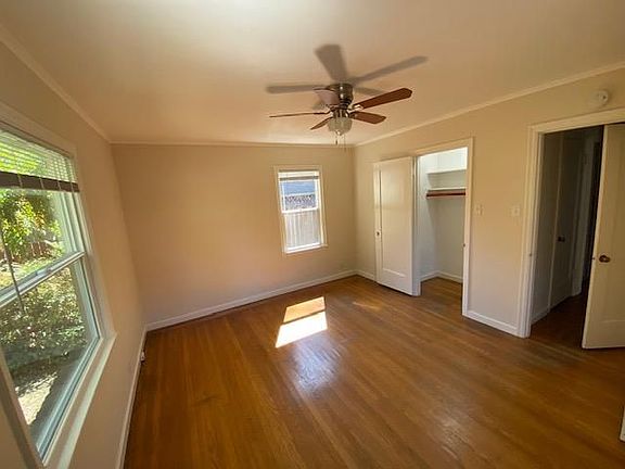 3rd image of 20 Grand St