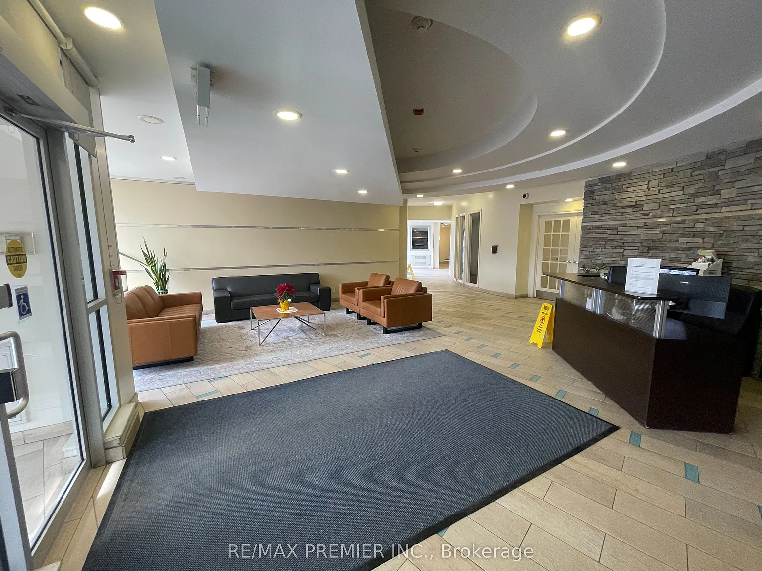 2 bed, $1,900 — Photo 3