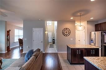 5th image of 4443 Elmwood Dr