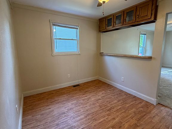 5th image of 1626 8th St NW