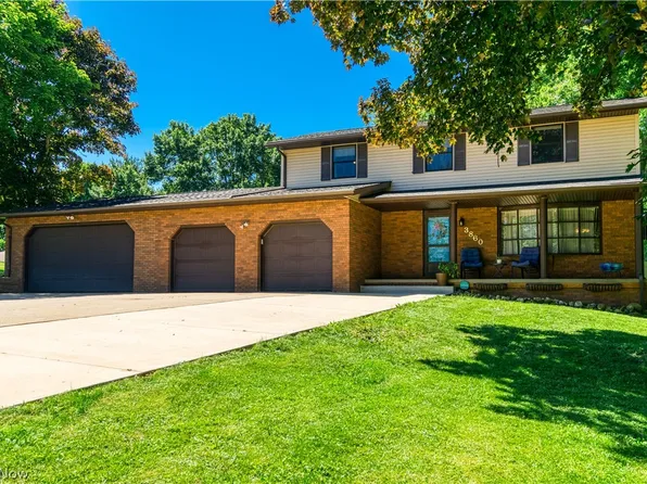 3860 Apache St NW, Uniontown, OH 44685