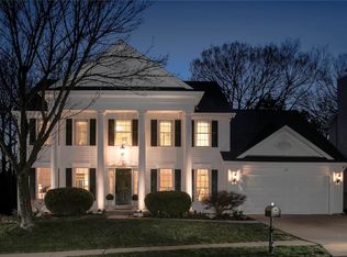 641 Charleston Oaks Dr, Ballwin, MO