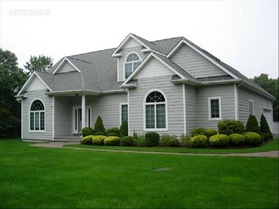 1st image of 12 Cedarfield Ln