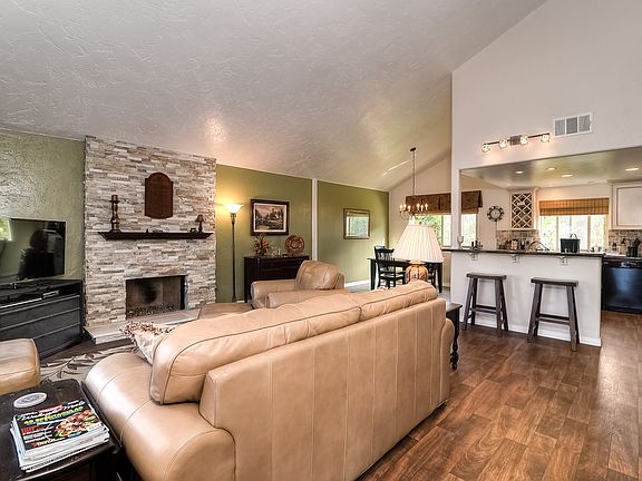 4th image of 1680 Havenwood Dr
