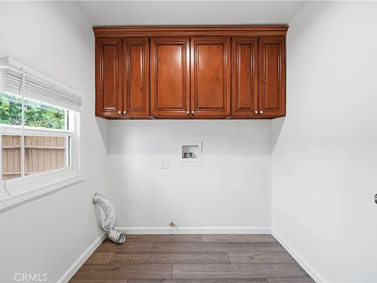 7620 Variel Ave — Photo 12