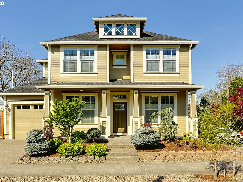 1st image of 3907 SE 28th Ave