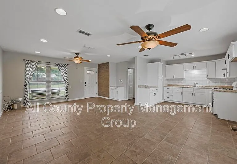 6209 Shadydell Dr — Photo 3