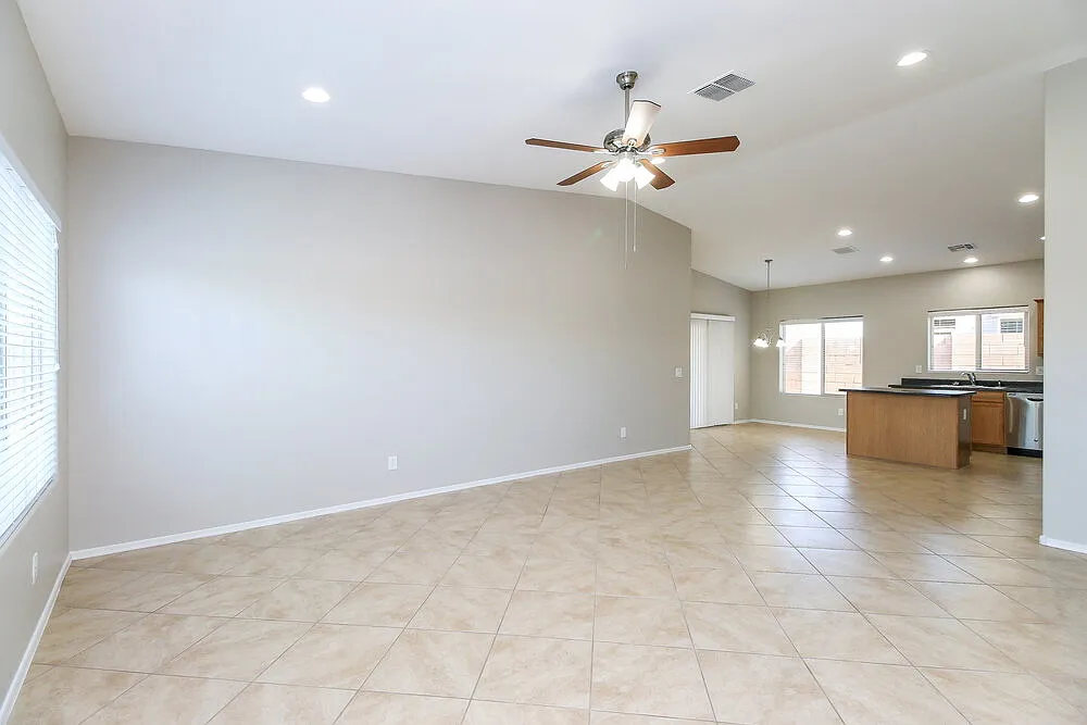 4 bed, 2.0 bath, 1572 sqft, $2,175 — Photo 4