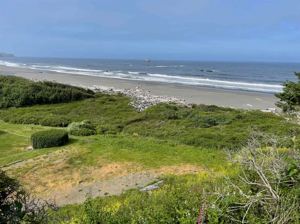 100 Harmers Beach Rd, Smith River, CA 95567