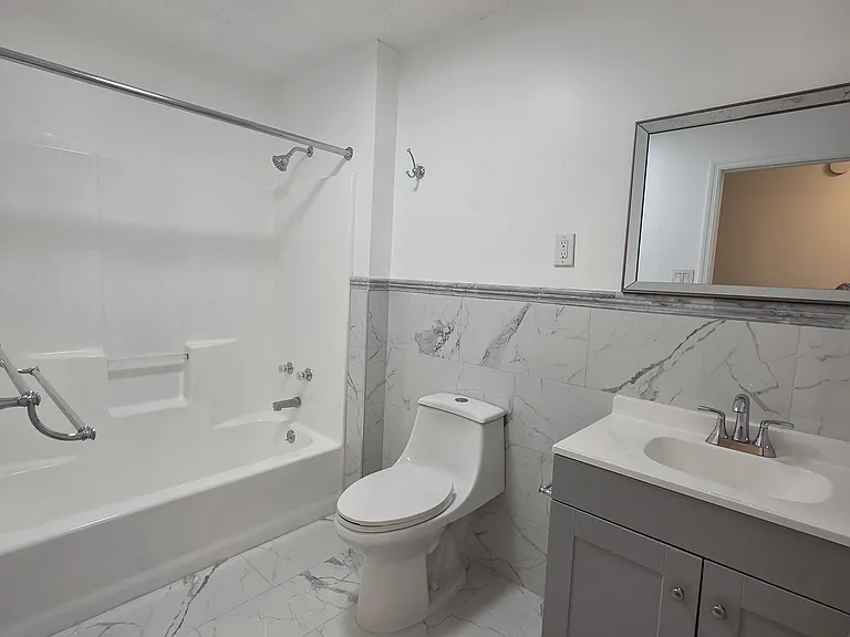 3917A Rodnor Forest Ln — Photo 7