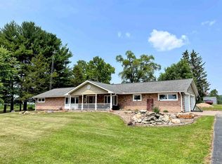 60874 Utopia Ln, Prairie Du Chien, WI 53821
