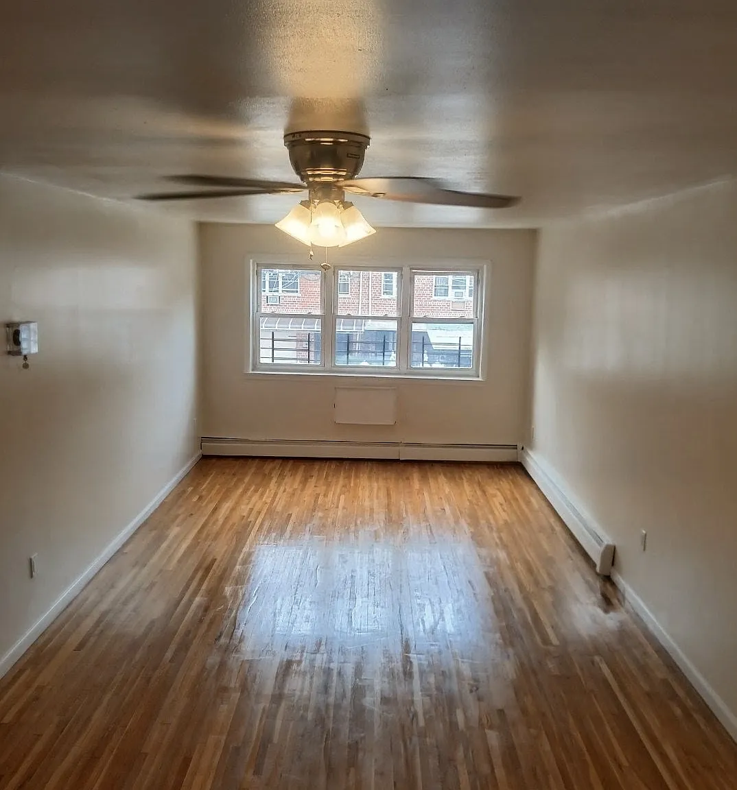 3 bed, 1300 sqft, $3,532 — Photo 3