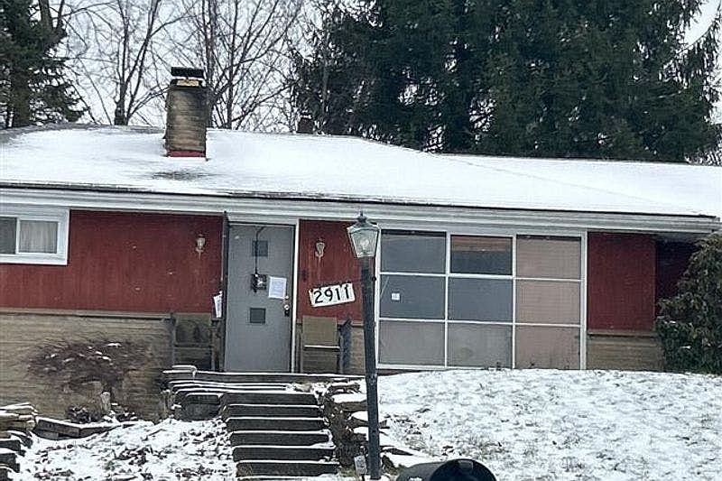 1st image of 2911 Clayton Rd