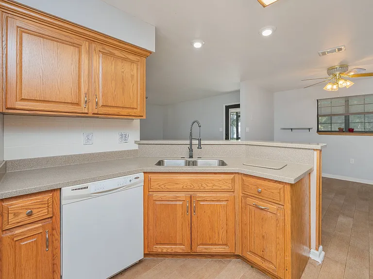 83 Edgewood Dr — Photo 27