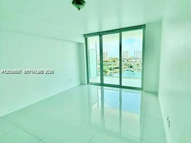 400 Sunny Isles Blvd #817 — Photo 6