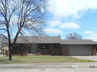 6120 King Dr, Bartlesville, OK 74006