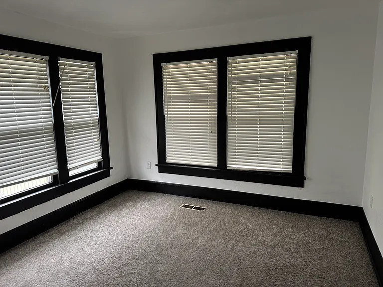 1811 W Easton Ct — Photo 10