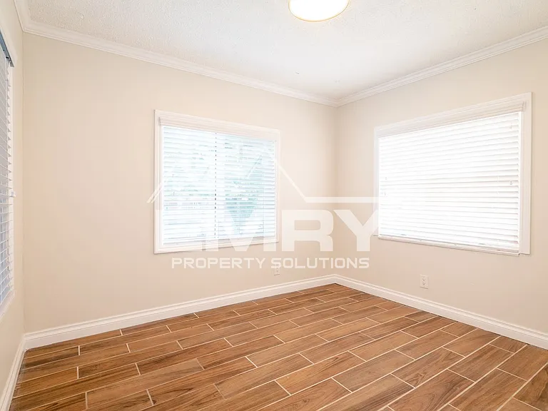 1125 S Evergreen Ave — Photo 21
