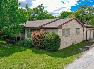 120 S Lambert St, Granbury, TX 76048