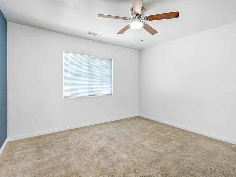 504 Villa Way — Photo 5