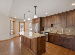 11404 Rosemill Ct, Champlin, MN 55316