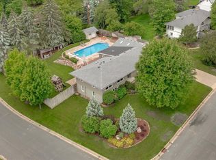 5536 Chantrey Rd, Edina, MN 55436