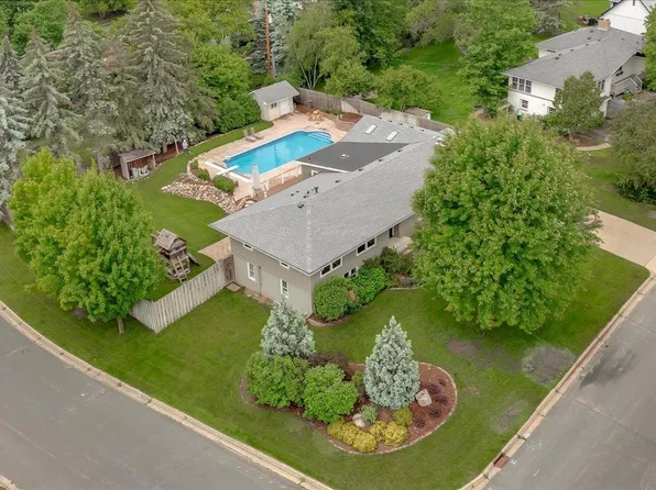 5536 Chantrey Rd, Edina, MN 55436