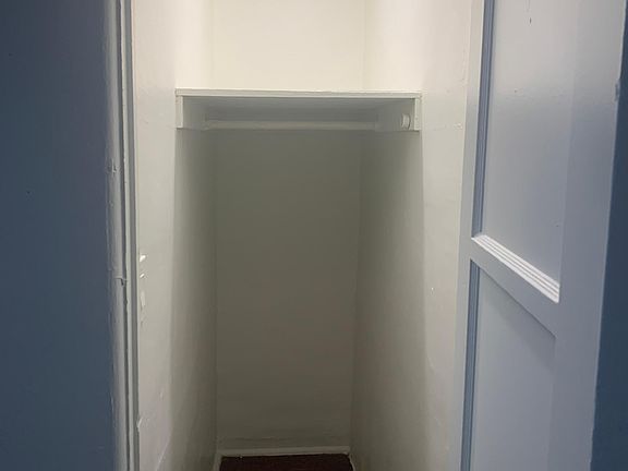 5th image of 706 N St Andrews Pl