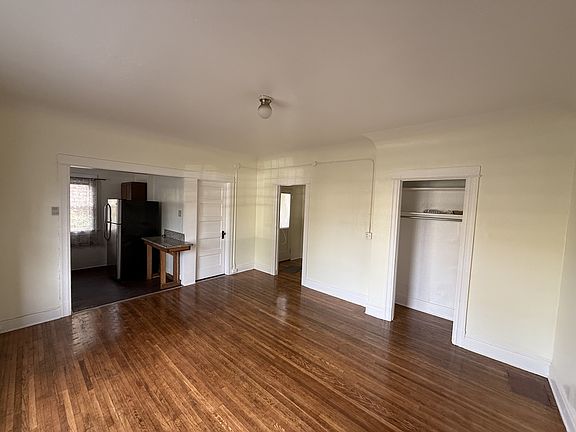 2nd image of 2678 Menlo Ave #1