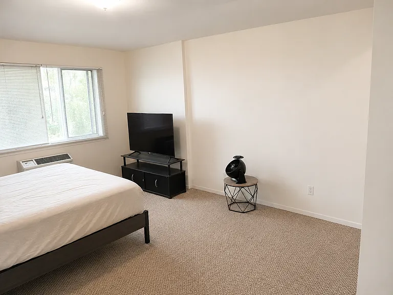 4652 Bedford Ave #3 — Photo 8